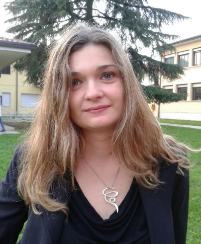 Mya McKenzie - Ritratto ufficiale